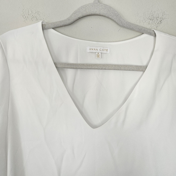 Anna Cate Meredith White Vneck dress Size M - Picture 7 of 8